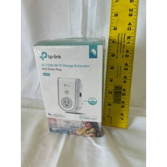 TP-Link AC1200 Wi-Fi Range Extender and Smart Plug - Picture 2 of 2